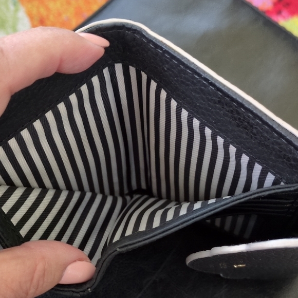 Kate Spade Scalloped Edge Black Textured Wallet - Picture 4 of 9
